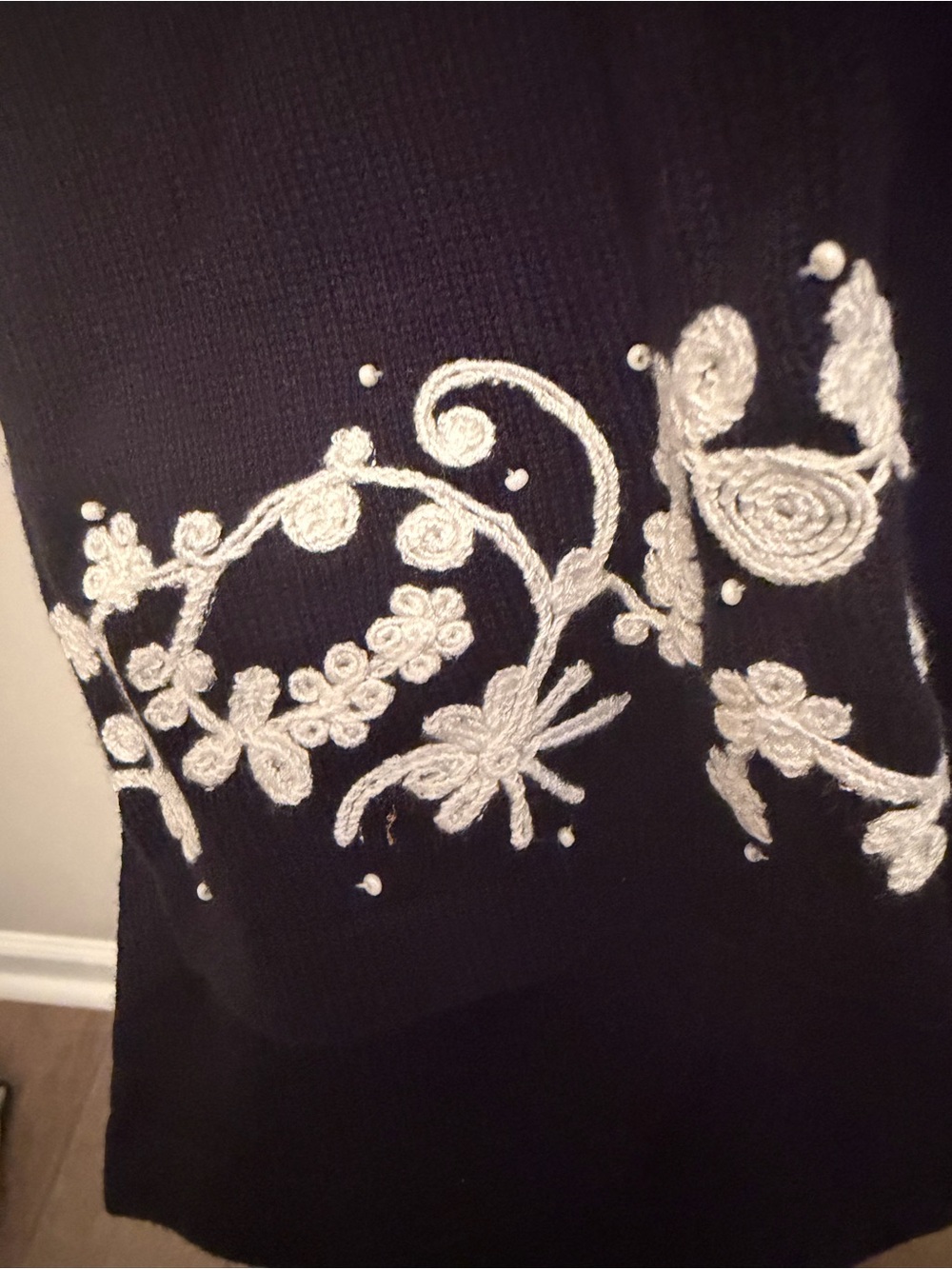 Croft & Barrow Embroidered Floral 3/4 Sleeve Sweater Top Black Large NWT - Picture 3 of 7